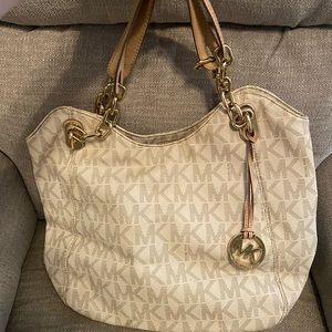 Michael kors purse
